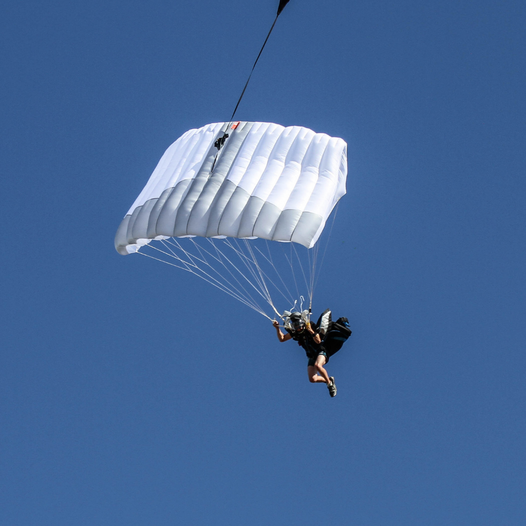 OFF-WHITE PARACHUTECARGOPANT 定価10万今日まで OFF-WHITE PARACHUTECARGOPANT 定価10万今日まで